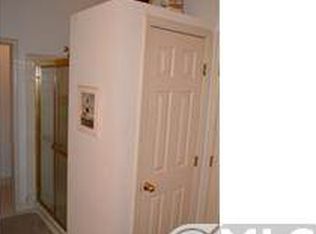 37890 Glengrove Dr, Farmington Hills, MI 48331