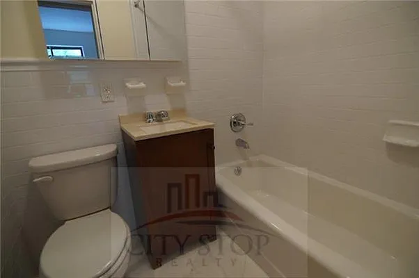 Rented by City Stop Realty | media 30