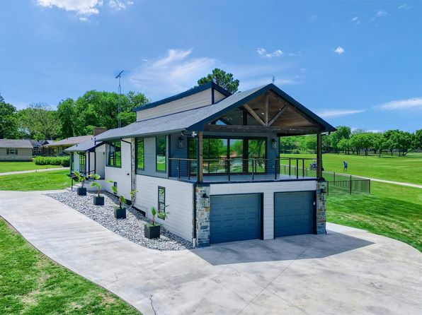 1124 Kiowa Dr W, Lake Kiowa, TX 76240