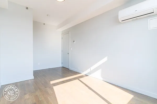 Rented by MySpaceNYC | media 48