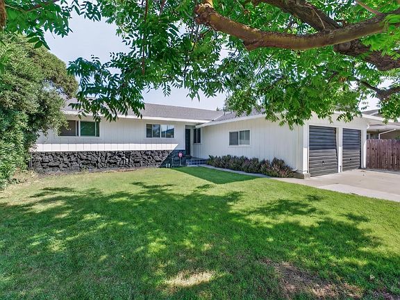 2nd image of 3011 De Ovan Ave