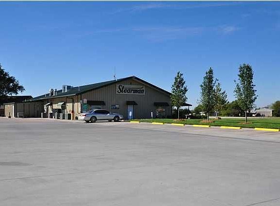 4th image of 325 Piper Dr