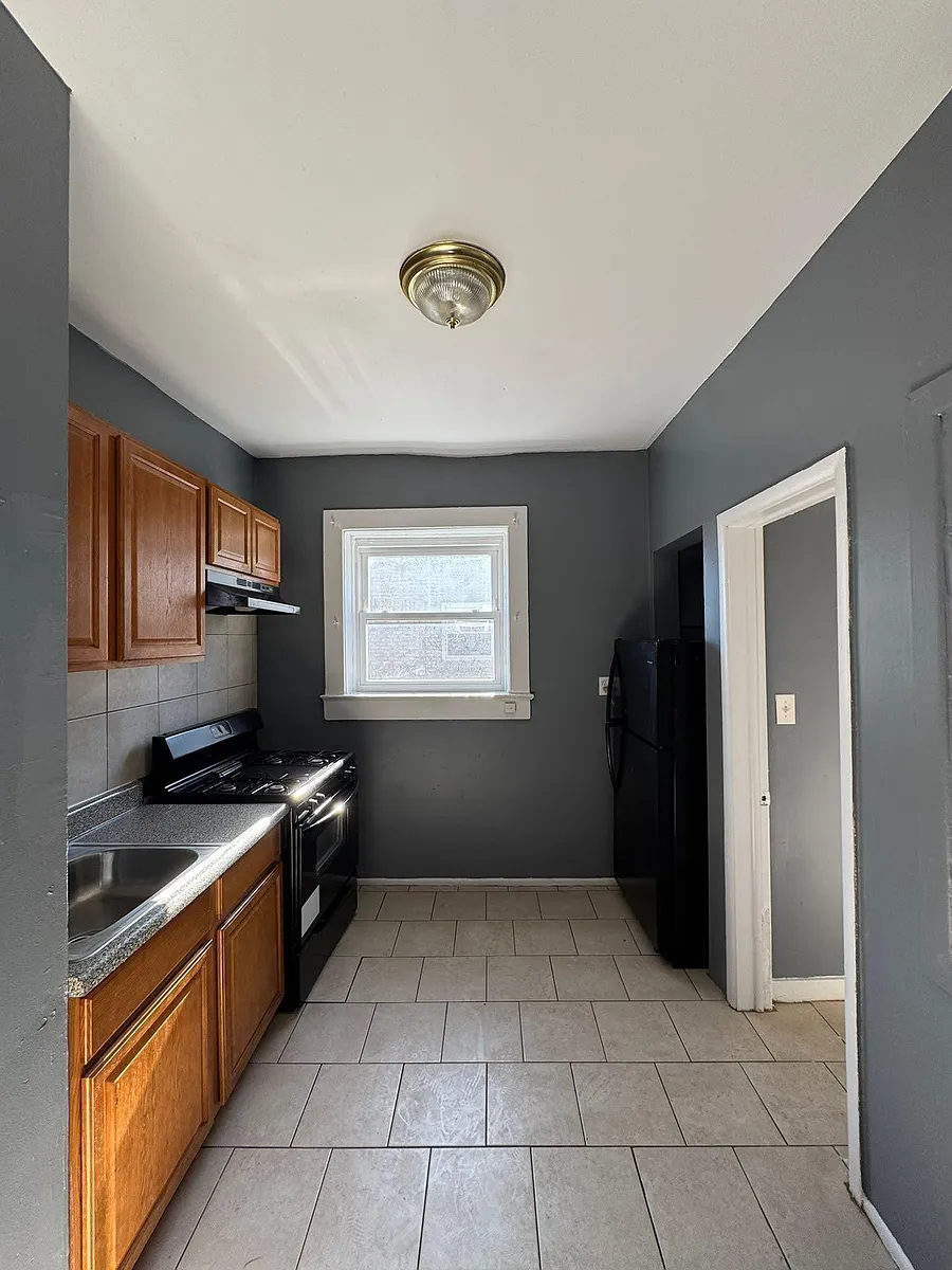 Building Photo - 220 Roseville Ave #403L