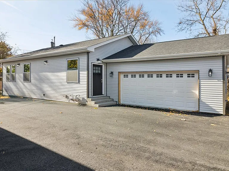 302 Hughes Ave — Photo 2