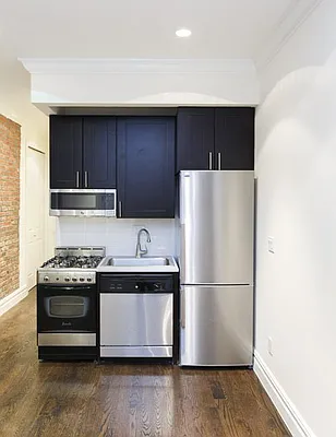 Rented by Avenues Real Estate | media 12