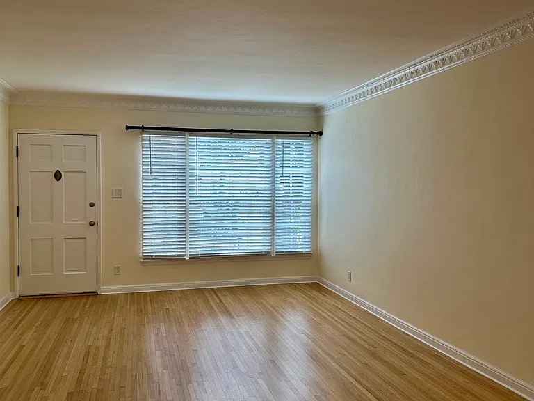 Living area - vertical angle