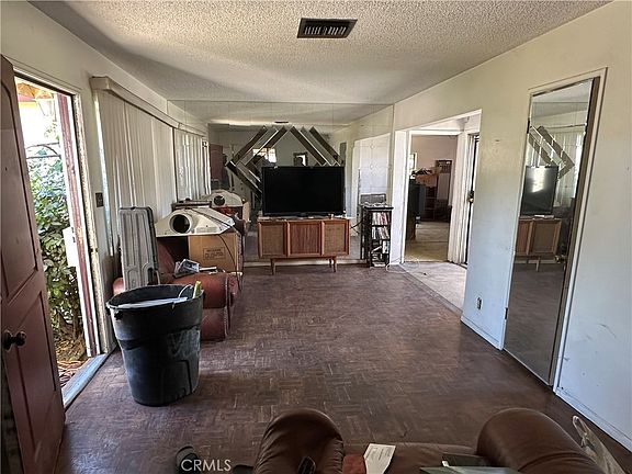 5th image of 1875 W Vine St