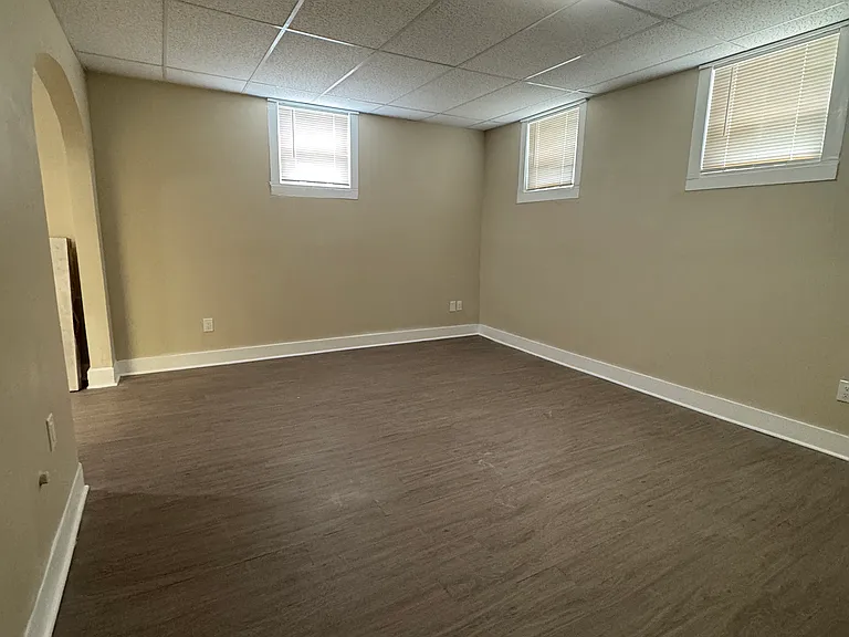 605 E 2nd St #5 — Photo 7