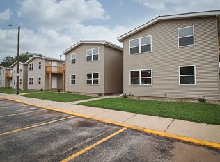 2028 Westgate Dr APT 24, Pekin, IL 61554