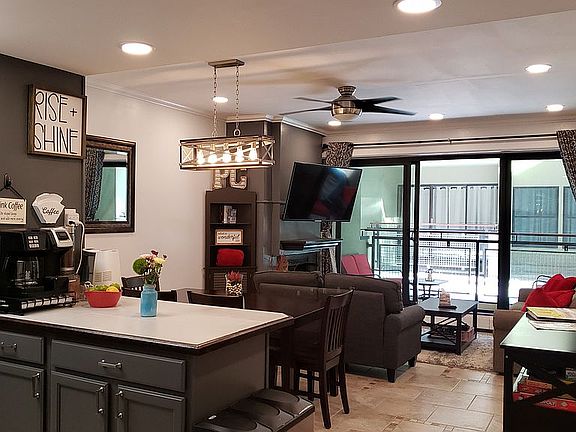 4th image of 1482 Empire Ave #101