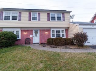 53 Messenger Ln, Willingboro, NJ 08046