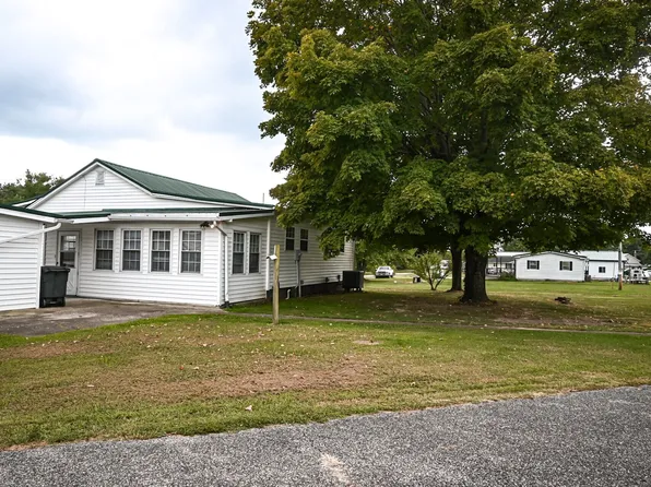 109 S Town St, Wilkesville, OH 45695