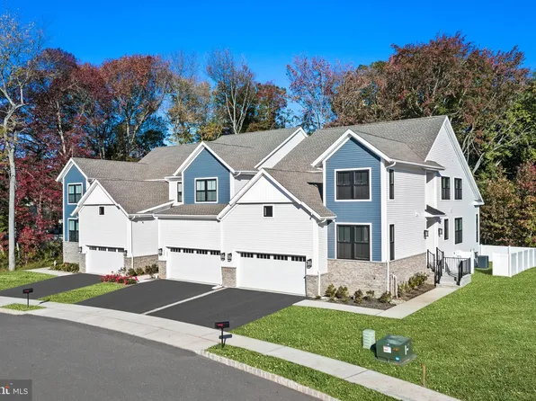 18 Kay Chiarello Way, Trenton, NJ 08690