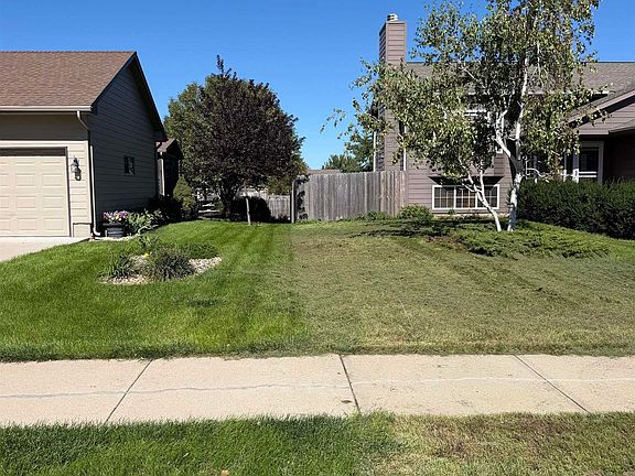 3rd image of 702 Leonard St