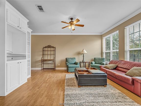 4th image of 801 Luther St W Unit 1007
