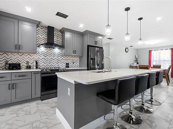 4th image of 857 S Atmore Cir