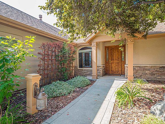 3rd image of 2211 Fernwood Ct