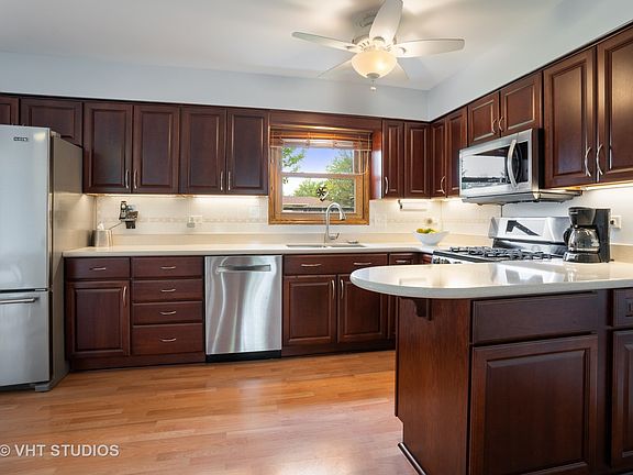 4th image of 526 Wiltshire Ct