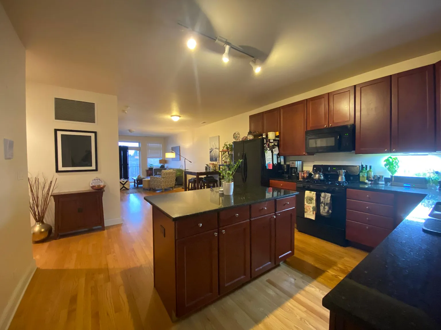 2 bed, $2,595 — Photo 2