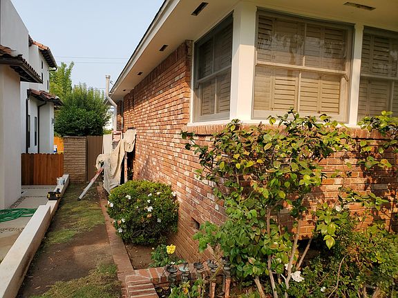 5th image of 1047 Iliff St