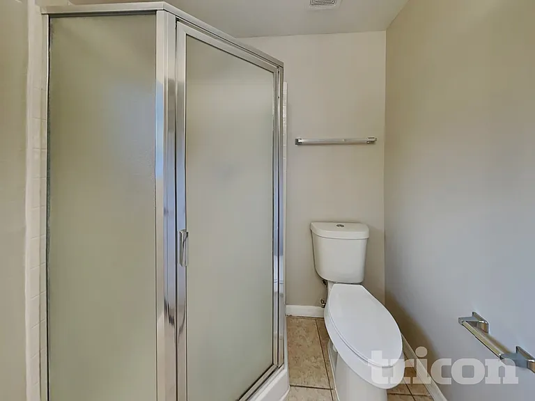 312 Colony Ct — Photo 9