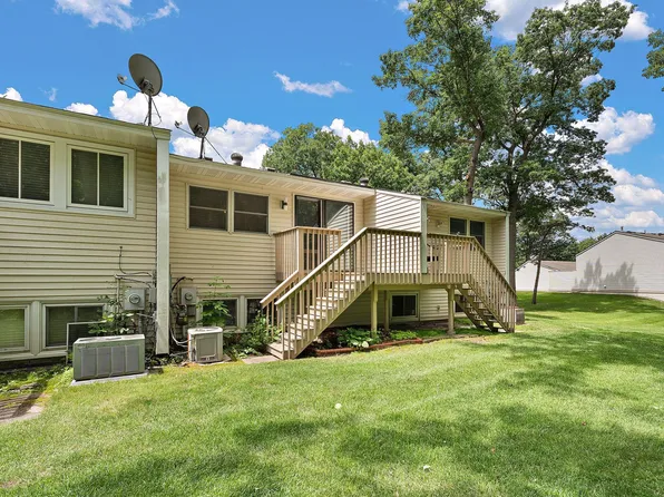 12131 Drake St NW, Coon Rapids, MN 55448