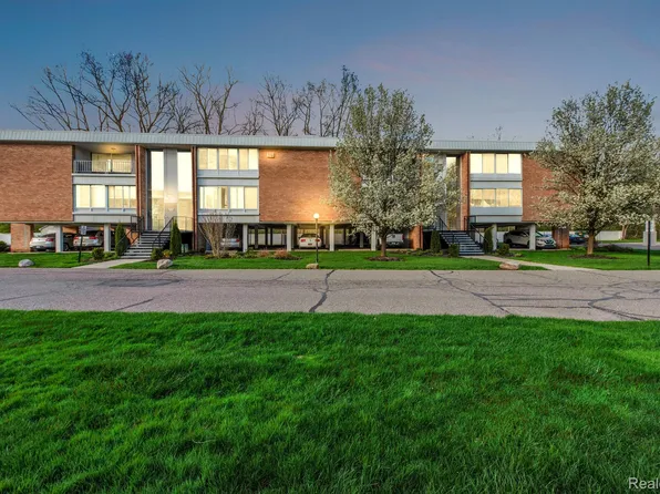 32050 Grand River Ave NW #57, Farmington, MI 48336