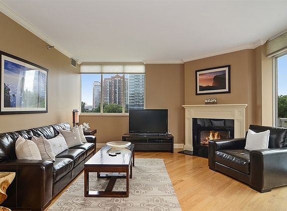 3rd image of 1515 S Prairie Ave Unit 503