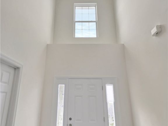 3rd image of 10312 Tice St