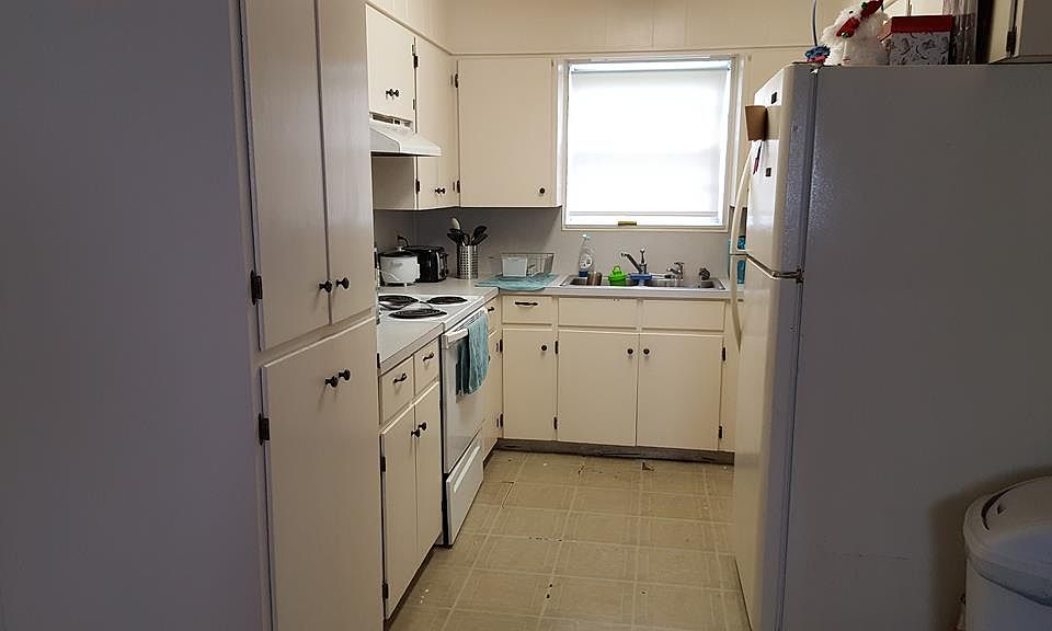 2nd image of 405 Coolidge St