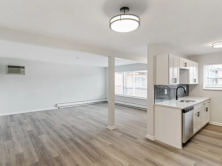 The Park on 13 Apartments - Royal Oak, MI — Photo 10