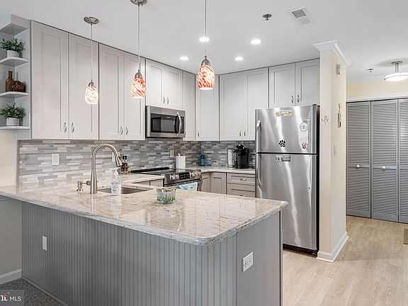 3rd image of 201 S Heron Dr #1G