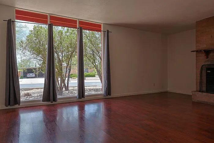 618 N Medford Dr — Photo 5