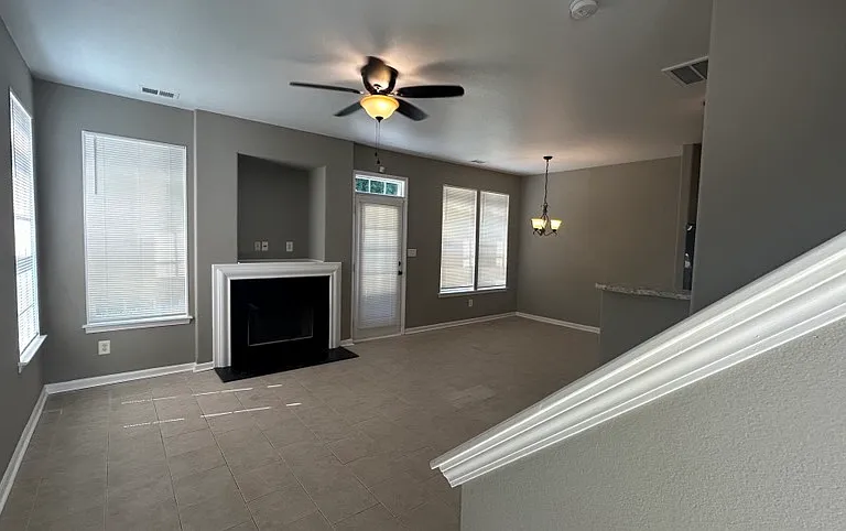 2840 Oasis Ln — Photo 4
