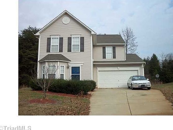 1st image of 8 Old Pine Cir