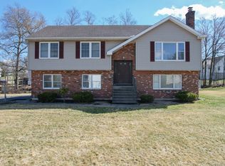 28 Redwood Ln, East Berlin, CT 06023