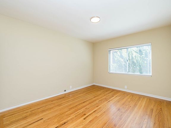 5th image of 230 Orange St #1