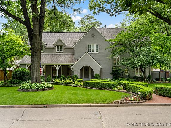 2nd image of 2508 Terwilleger Blvd