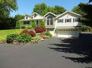 11 Garnsey Rd, Rexford, NY 12148