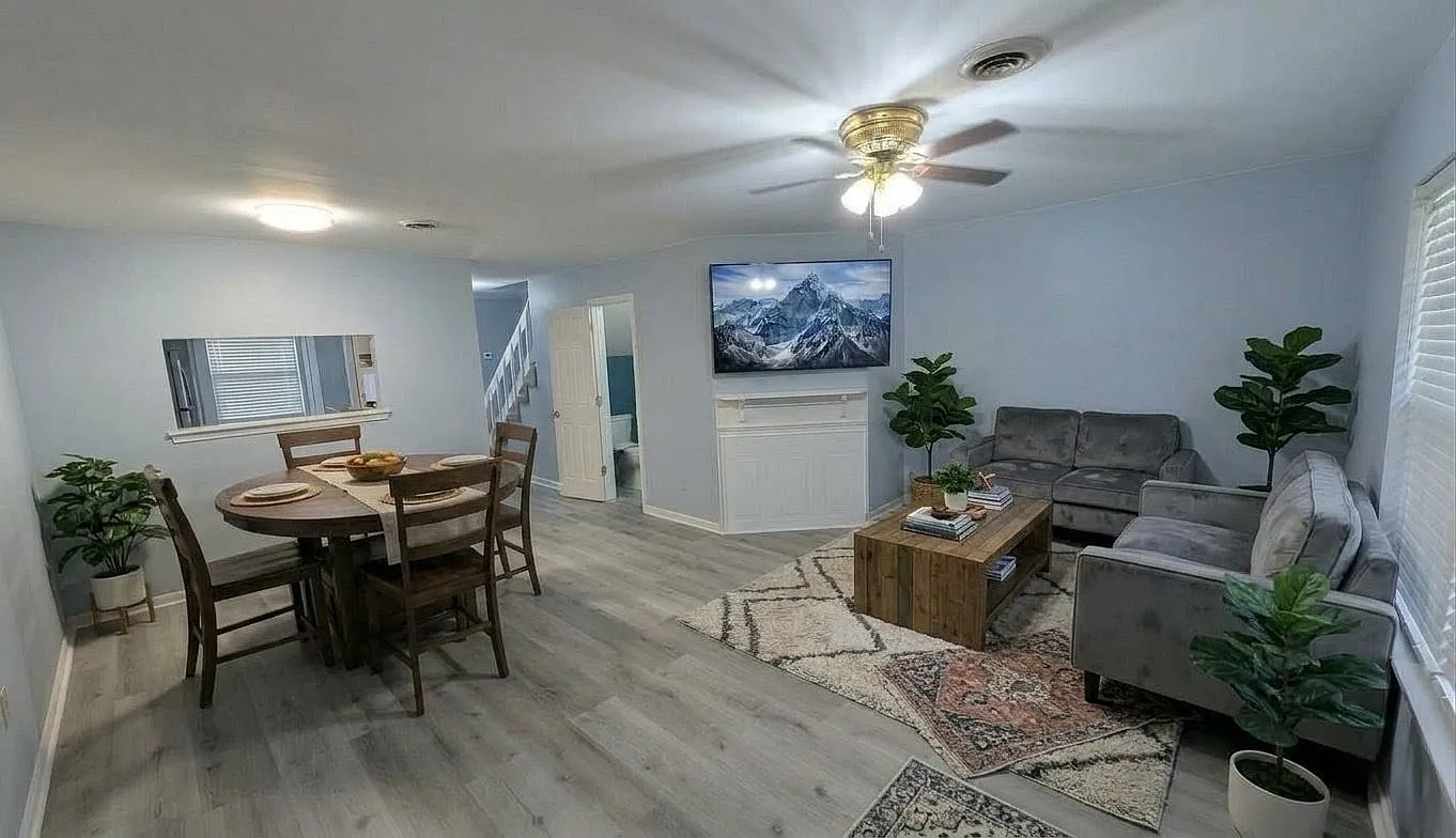 2 bed, 1.5 bath, 1200 sqft, $1,150 — Photo 1