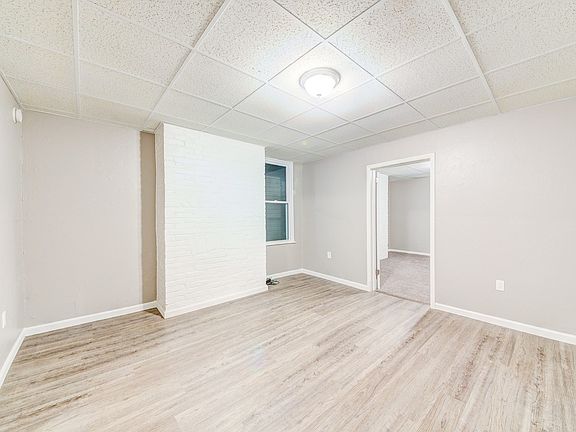 4th image of 52 Ruth St #3