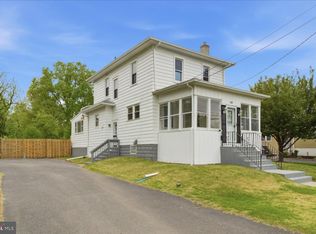 528 Davis Rd, Barrington, NJ 08007