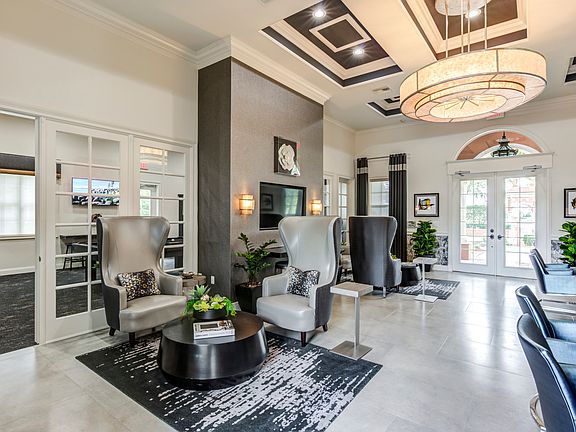 Lobby and leasing office