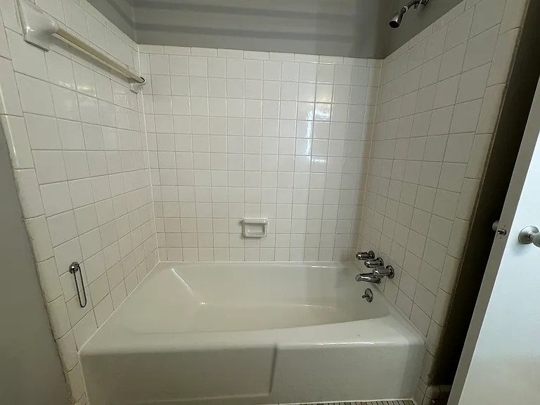 The Charlotte Apartments — Photo 29