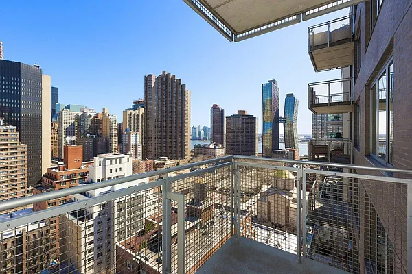 Rented by Keller Williams NYC | media 7