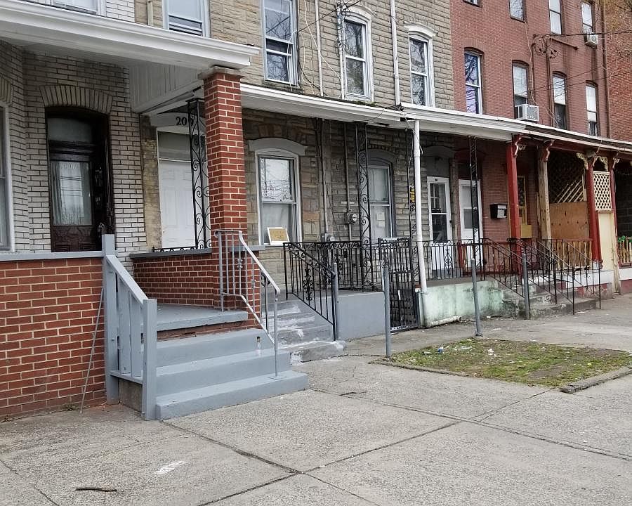 2nd image of 209 Hamilton Ave