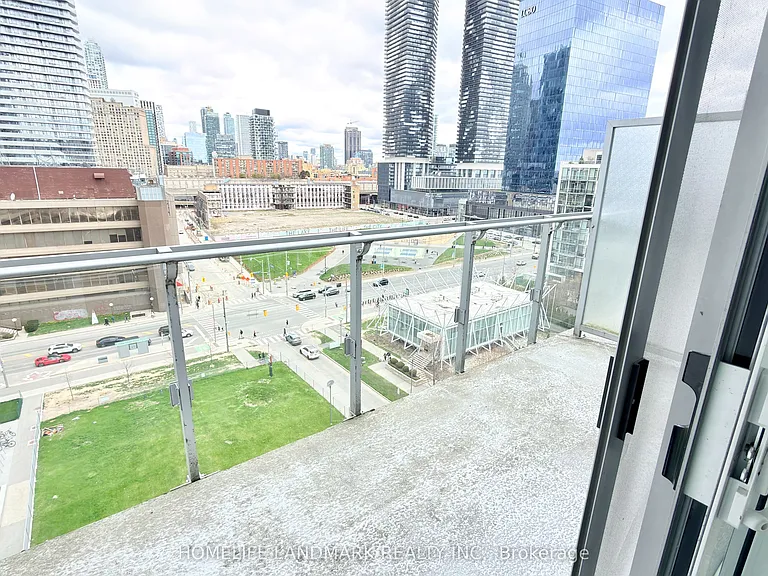 29 Queens Quay E #1026 — Photo 21