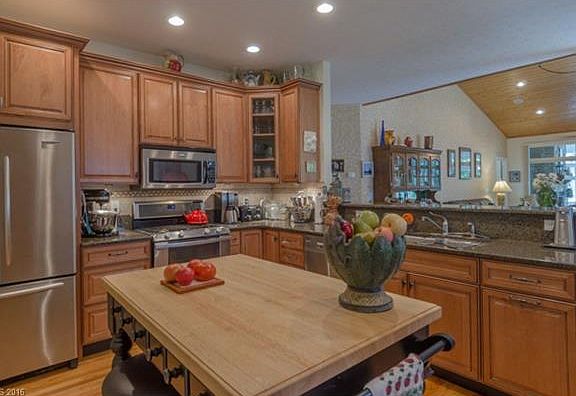4th image of 2119 Cumming Woods Ct