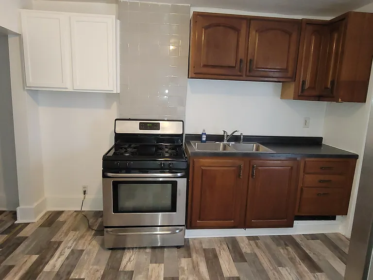 536 Jefferson St — Photo 3