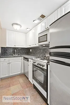 Rented by NextStopNY | media 11